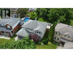 57 ROBERTSON Crescent - 47