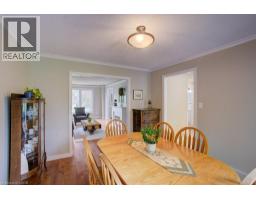 57 ROBERTSON Crescent - 9