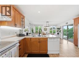 12 SCHNEIDER Drive - 15