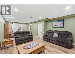 12 SCHNEIDER Drive - 25