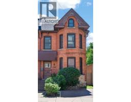 135 CATHARINE Street S - 1
