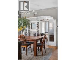 135 CATHARINE Street S - 17
