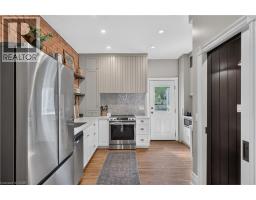 135 CATHARINE Street S - 18