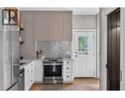 135 CATHARINE Street S - 19