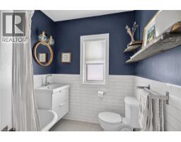 135 CATHARINE Street S - 30