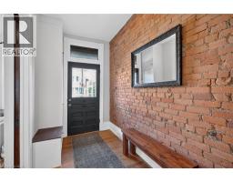 135 CATHARINE Street S - 5