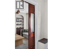 135 CATHARINE Street S - 7