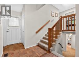 36 GRAY Road S - 12