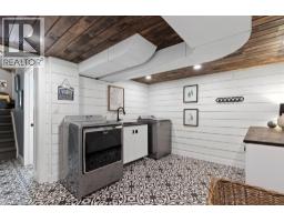 26 BUTLER Crescent - 31