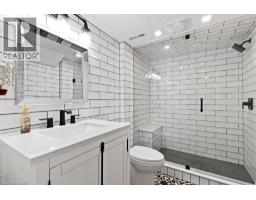 26 BUTLER Crescent - 32