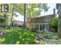 26 BUTLER Crescent - 36