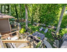 26 BUTLER Crescent - 38