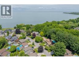 26 BUTLER Crescent - 44