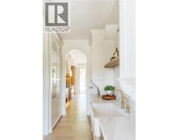 2 BRIDLEWOOD Crescent - 11