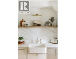 2 BRIDLEWOOD Crescent - 9