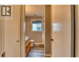 718 EDGAR Street W - 19
