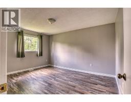 718 EDGAR Street W - 22