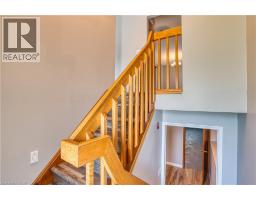 718 EDGAR Street W - 6