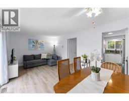 3322 ADDISON Avenue UnitNo. 10 - 18