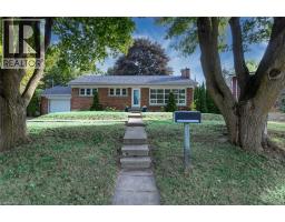 17 ORCHARD Crescent - 3