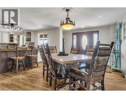 18 E QUEEN Street E - 7