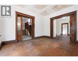 45 PANDORA Avenue N - 6