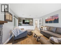 1119 POWERLINE Road E - 12