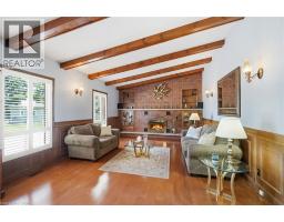 24 RENFREW Drive - 11
