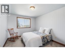 24 RENFREW Drive - 22