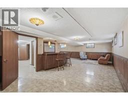 24 RENFREW Drive - 32