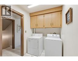 24 RENFREW Drive - 35