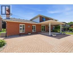 24 RENFREW Drive - 37