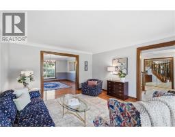 24 RENFREW Drive - 4