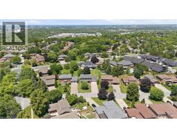24 RENFREW Drive - 44