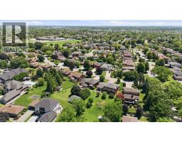 24 RENFREW Drive - 45