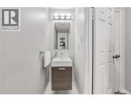 8776 DOGWOOD Crescent - 9