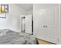 16 BROOKFIELD Court - 18
