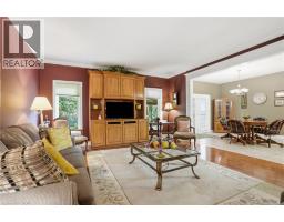 19 GREEN POINTE Drive - 11