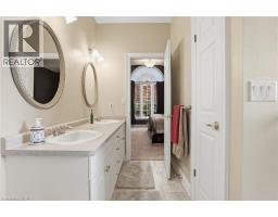 19 GREEN POINTE Drive - 26