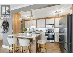 75 QUEEN Street N UnitNo. 1702 - 18