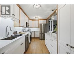 75 QUEEN Street N UnitNo. 1702 - 21