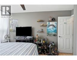 75 QUEEN Street N UnitNo. 1702 - 32