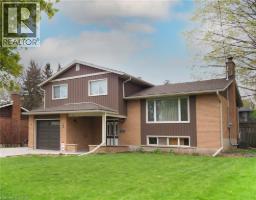 76 CLOVERDALE Crescent - 1