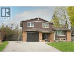 76 CLOVERDALE Crescent - 41