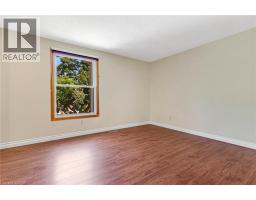 15 LEWIS Crescent - 24