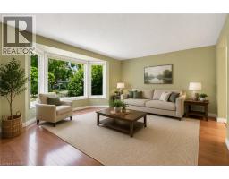 15 LEWIS Crescent - 6