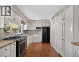 657 IROQUOIS Avenue - 10
