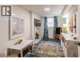17 WOODSVIEW Avenue - 21