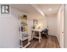 17 WOODSVIEW Avenue - 23