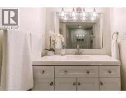 17 WOODSVIEW Avenue - 25